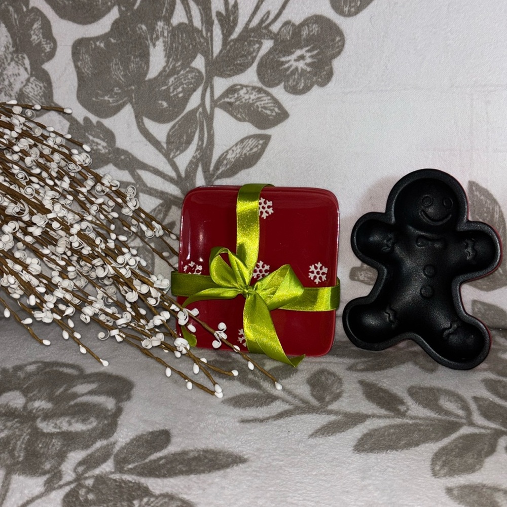 Red Ceramic Plate with White Snowflakes and Gingerbread Man Mini Cake Pan